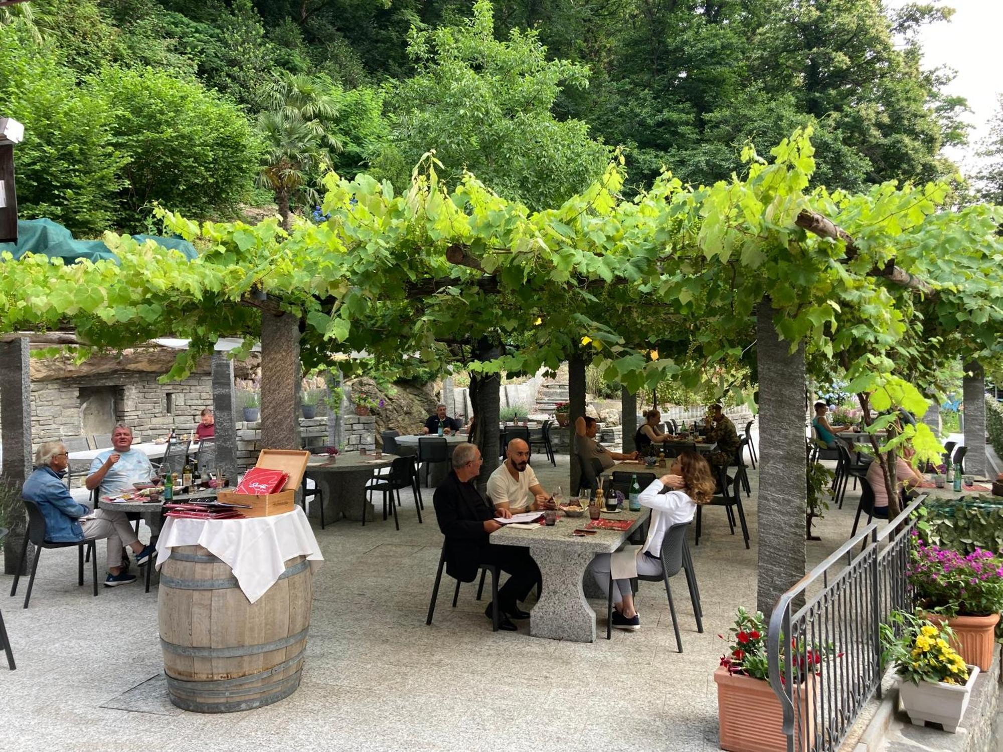 Hotel Ristorante Grotto Serta Lamone Dış mekan fotoğraf