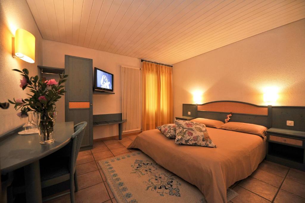 Hotel Ristorante Grotto Serta Lamone Dış mekan fotoğraf
