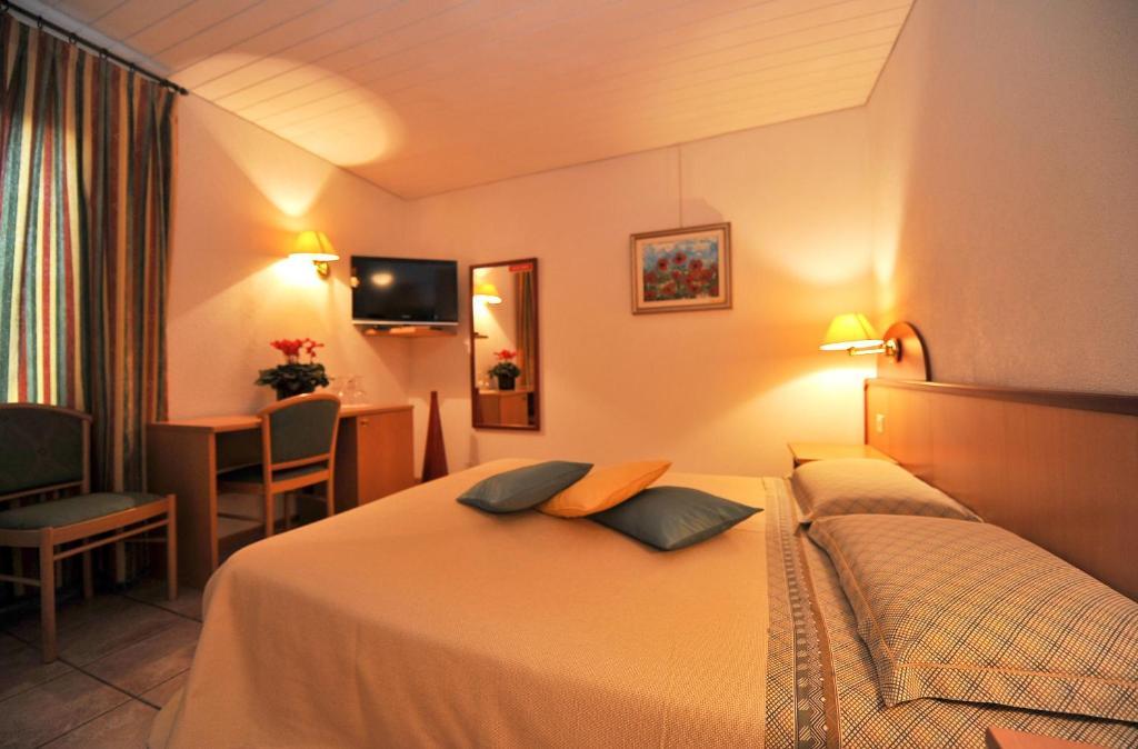 Hotel Ristorante Grotto Serta Lamone Dış mekan fotoğraf