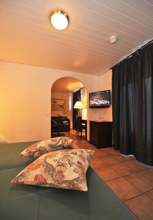 Hotel Ristorante Grotto Serta Lamone Dış mekan fotoğraf